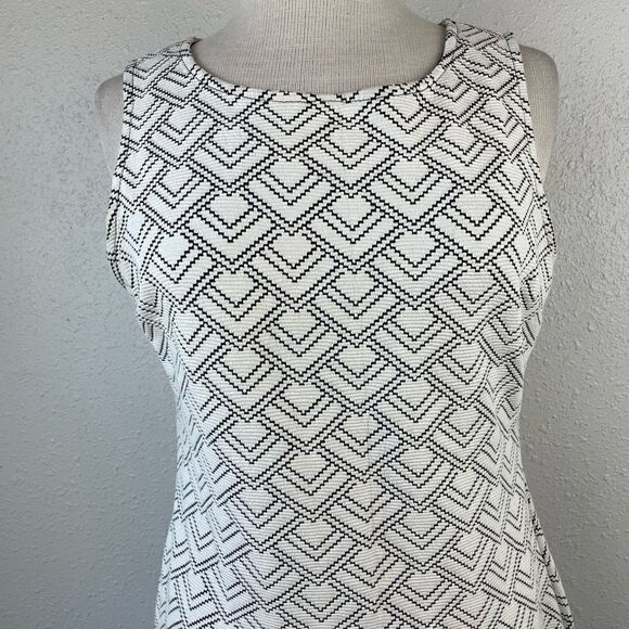 Kaileigh Sleeveless Midi Dress Size M EUC - Picture 3 of 7